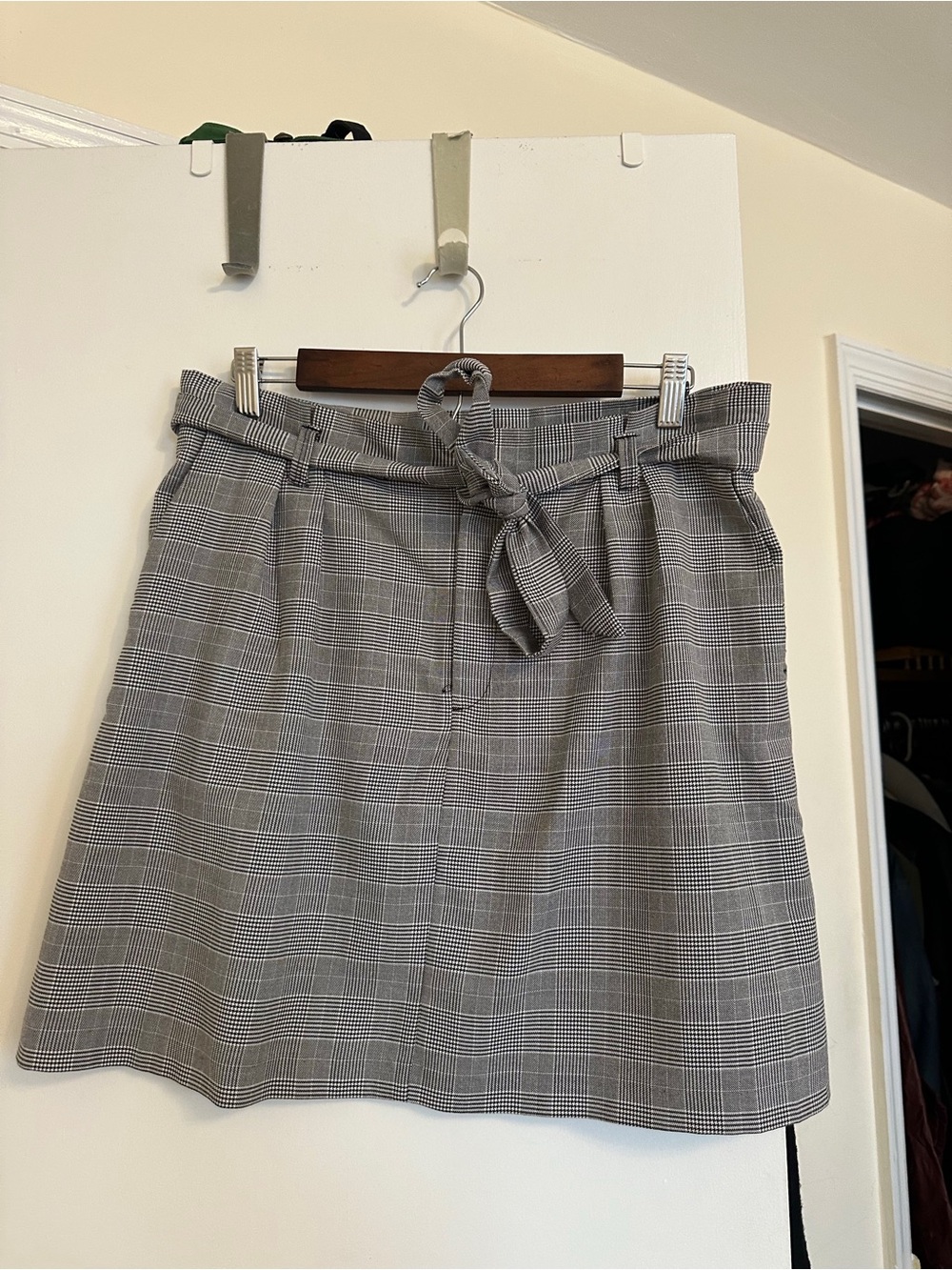 Banana Republic Gray Glen Plaid Paperbag Mini Skirt with Tie
